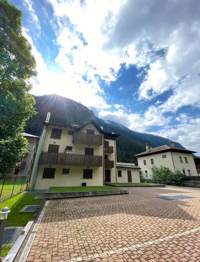 Bianchina - Bilocale Con Giardino Privato Lägenhet Valdisotto Exteriör bild